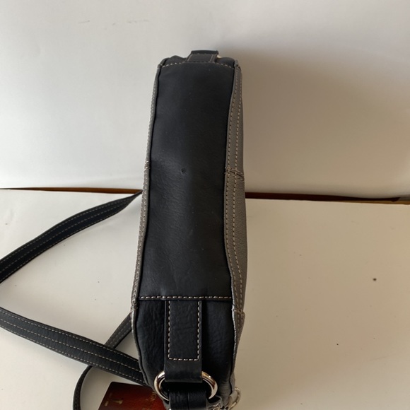 NWT Tignanello Leather Crossbody Pewter Shoulder Bag - Picture 7 of 16